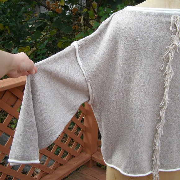 NWOT size L/XL Beige cozy pullover Sweater w/Fringe detail - Picture 6 of 11